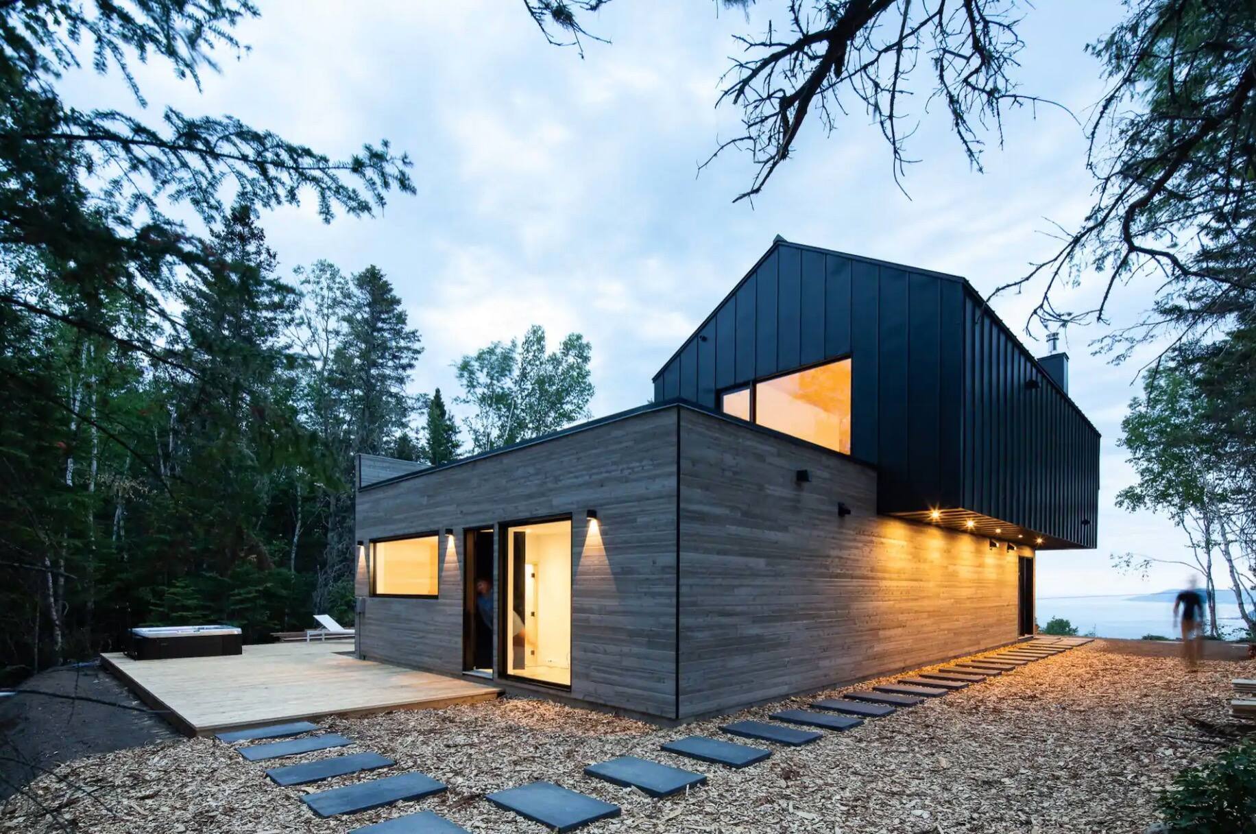 un-airbnb-dog-friendly-avec-spa-sauna-et-piscine-louer-en-gang