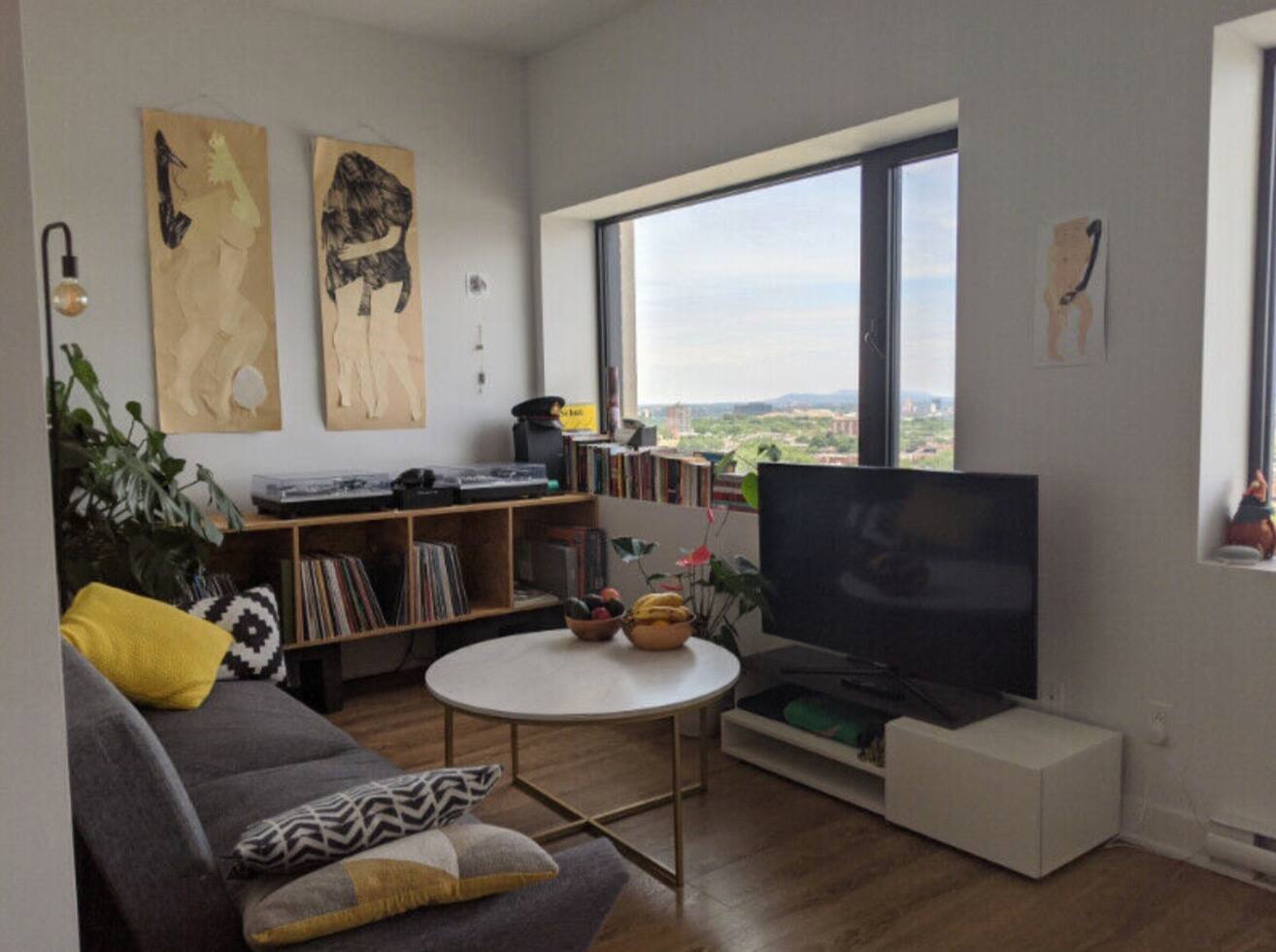 Un Appartement Avec Gym Et Vue Folle Sur Montreal A Louer Dans Le Mile End Silo 57