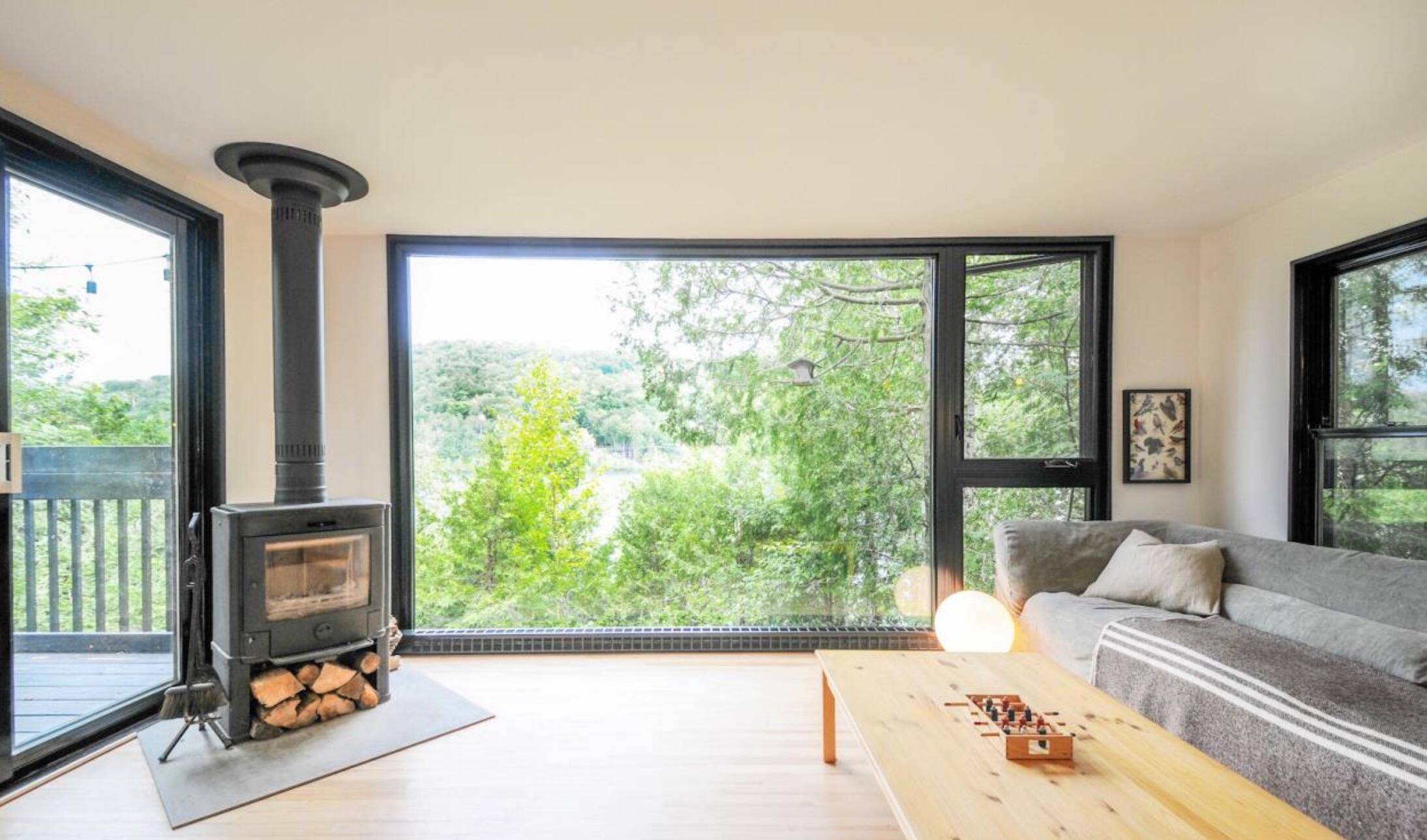 Le chalet en «A» sur le bord de l’eau de l’architecte Jean Verville à