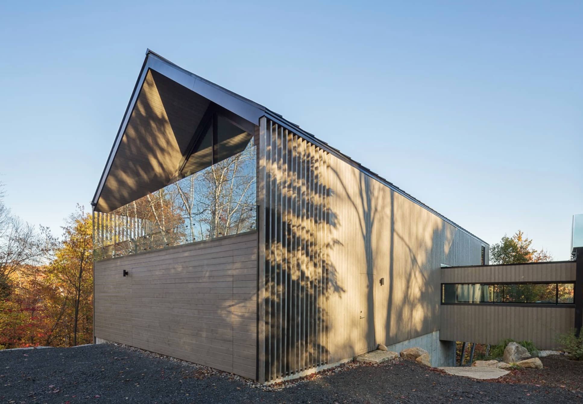 Une maison d’architectes sur le bord de l’eau