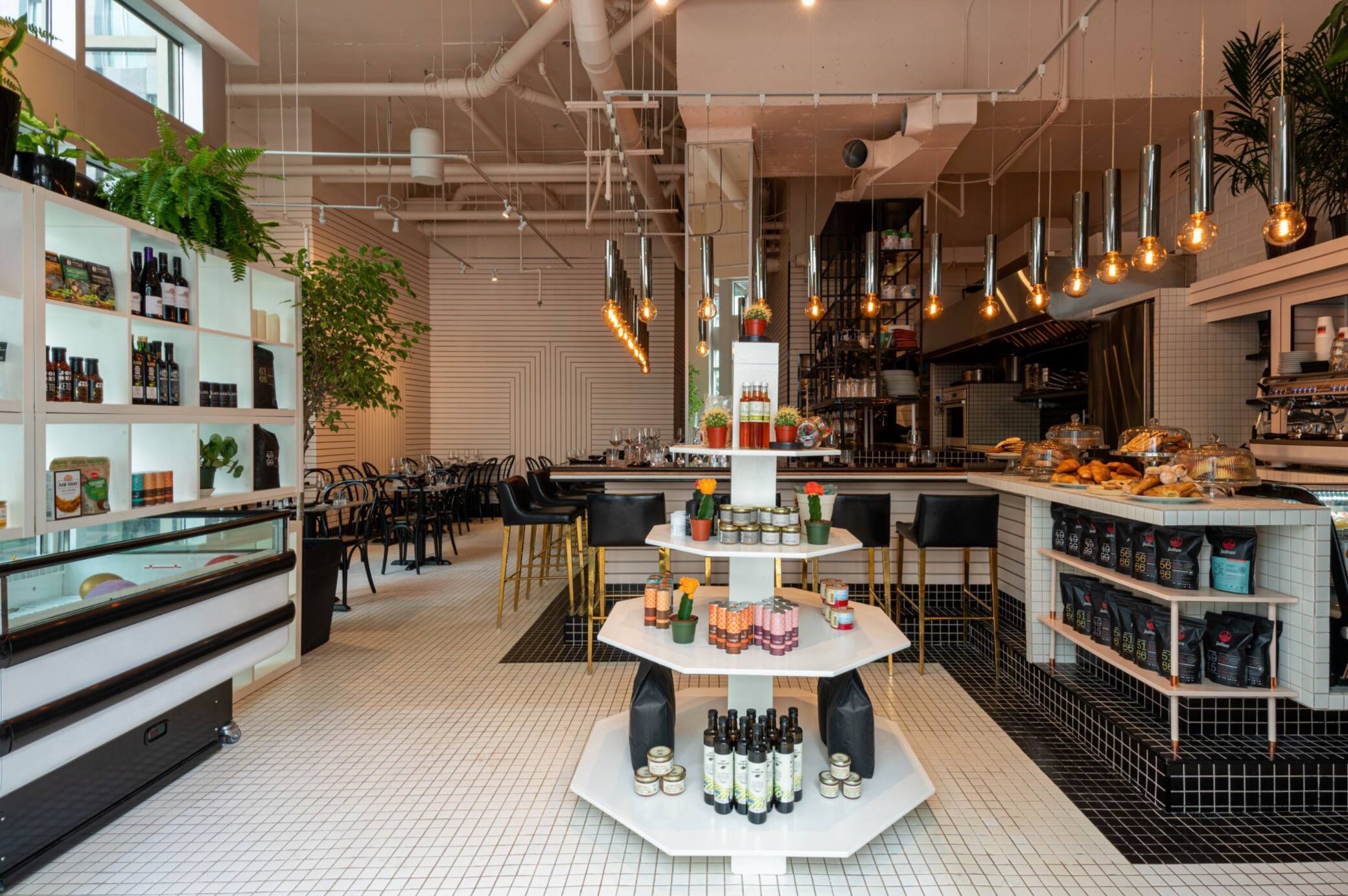 Gabrielle Un Nouveau Cafe Bistro Et Epicerie Dans Le Vieux Montreal Silo 57