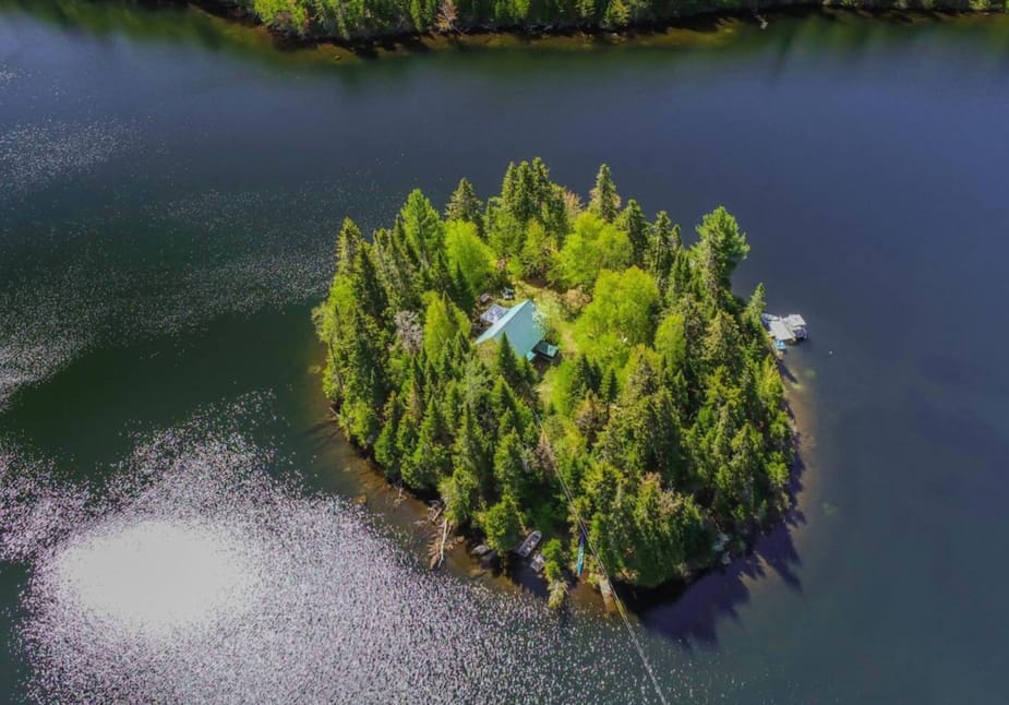 Ce chalet sur une île est à vendre pour 499 000, à SaintAdolphed’Howard Silo 57 Ce chalet sur une île est à vendre pour 499 000, à SaintAdolphed’Howard Silo 57