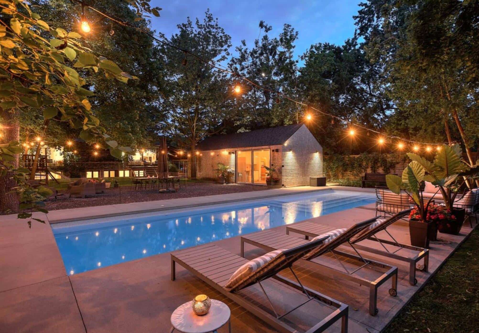 Une maison avec «pool house» à vendre à St-Lambert