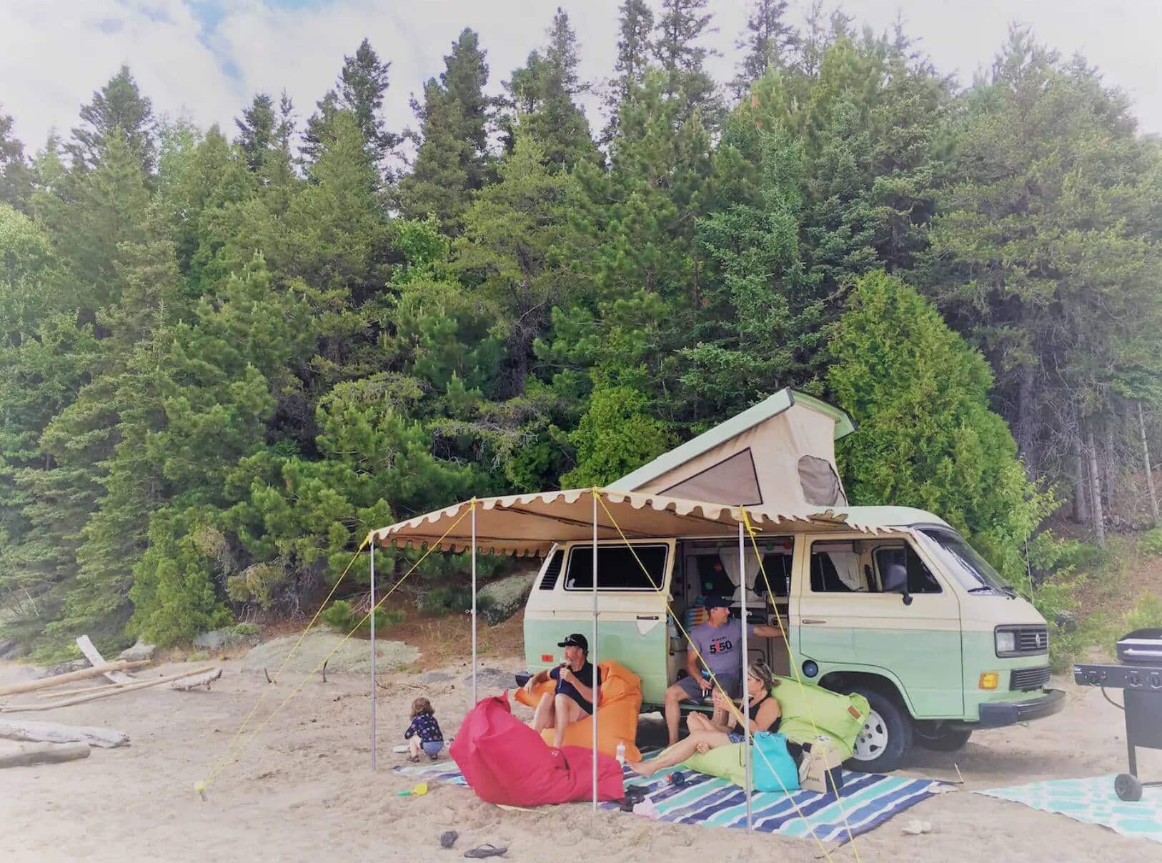Un Westfalia sur la plage à louer au Lac-St-Jean