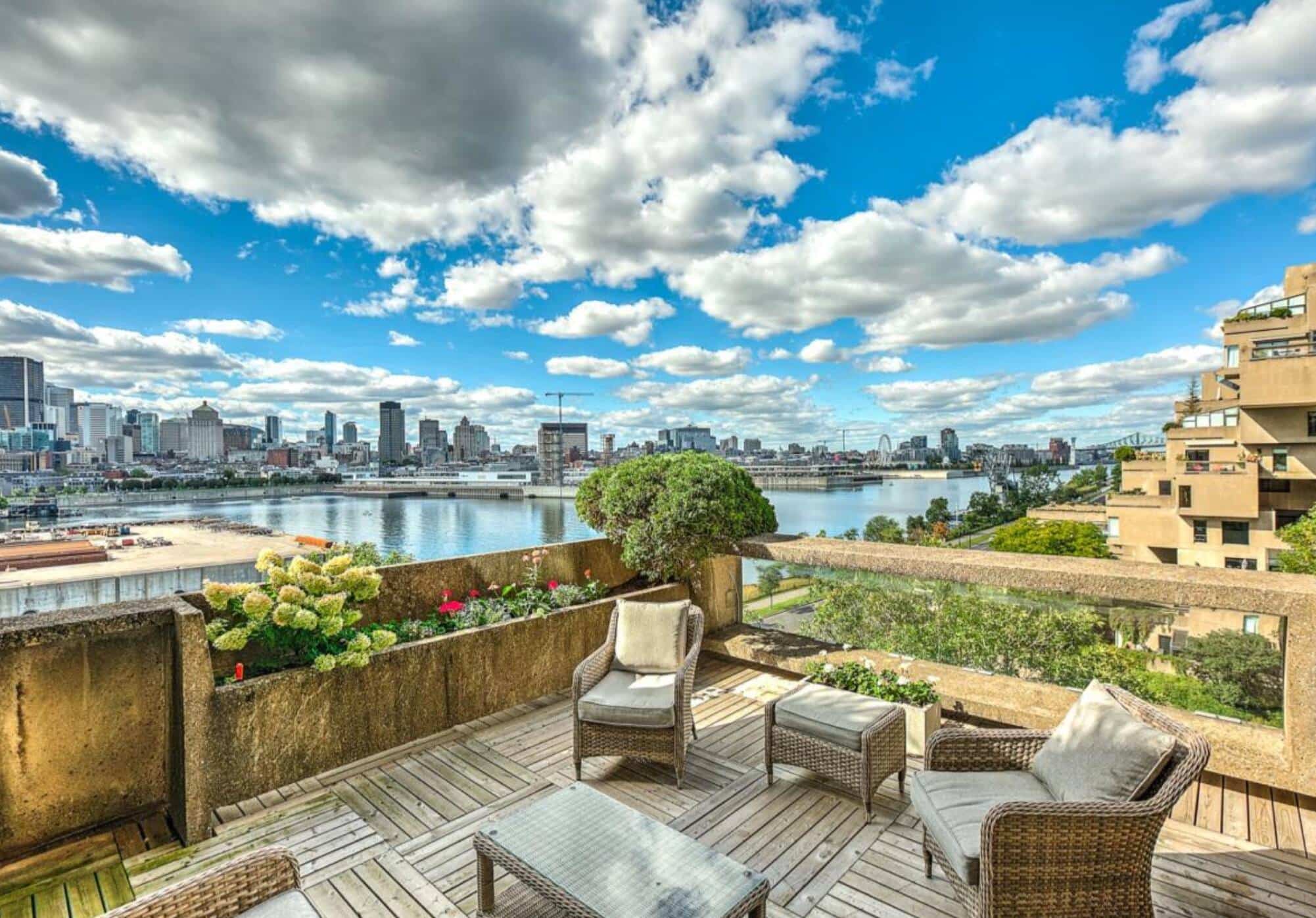 Une unité d’Habitat 67 à vendre pour 849 000$ 