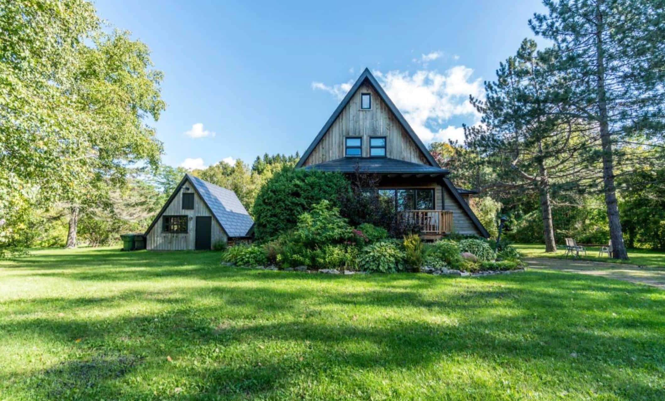 Un chalet en «A» à vendre pour 529 000$ 