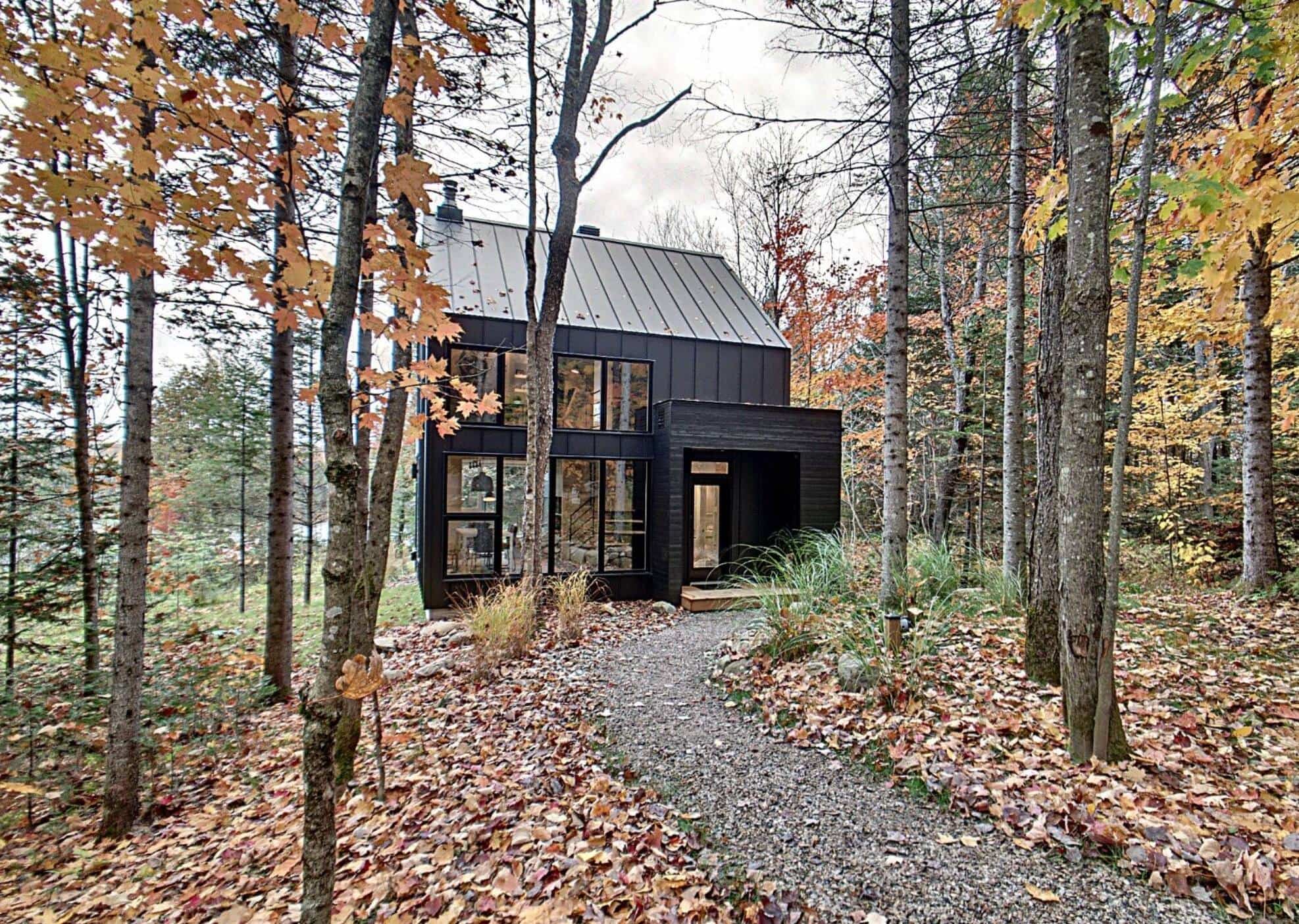 Un chalet sur le bord de l’eau pour 595 000$