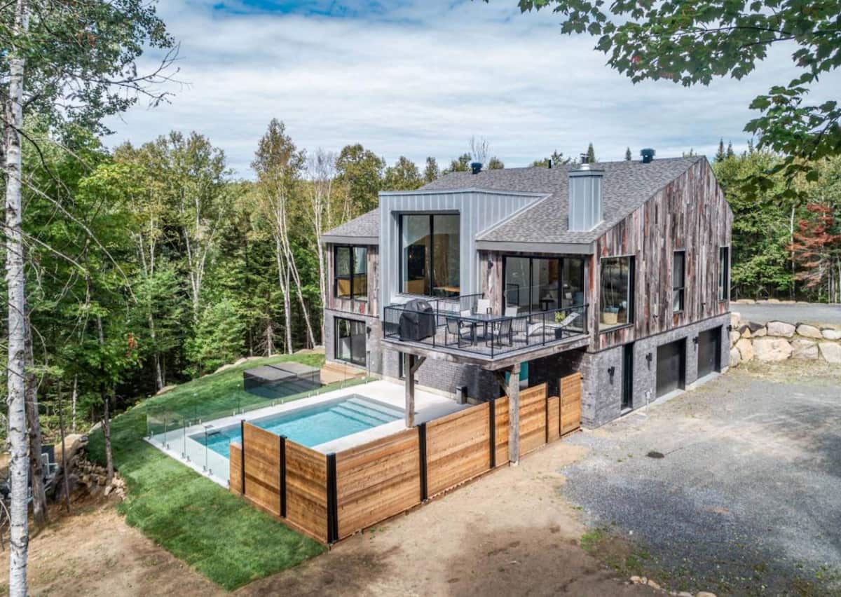 SainteAdèle cette maison de luxe à vendre pour 899 000 JDM SainteAdèle cette maison de luxe à vendre pour 899 000 JDM