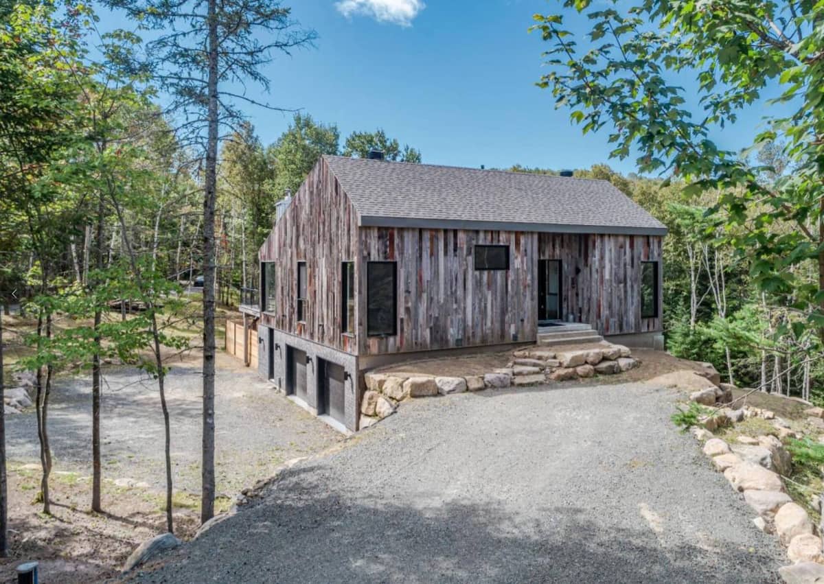 SainteAdèle cette maison de luxe à vendre pour 899 000 JDQ SainteAdèle cette maison de luxe à vendre pour 899 000 JDQ