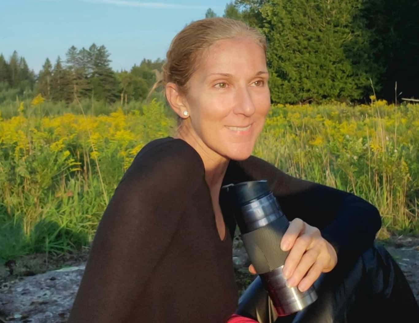 Céline Dion pose avec ses jumeaux