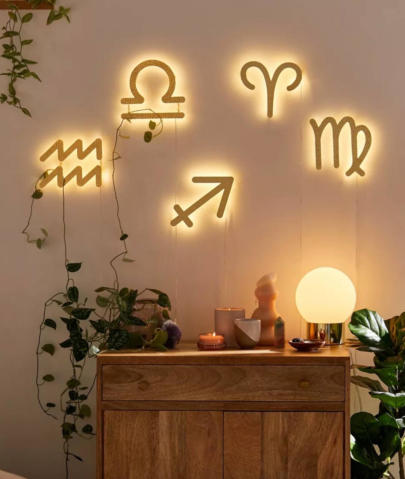 Des lampes en forme de signes astrologiques 