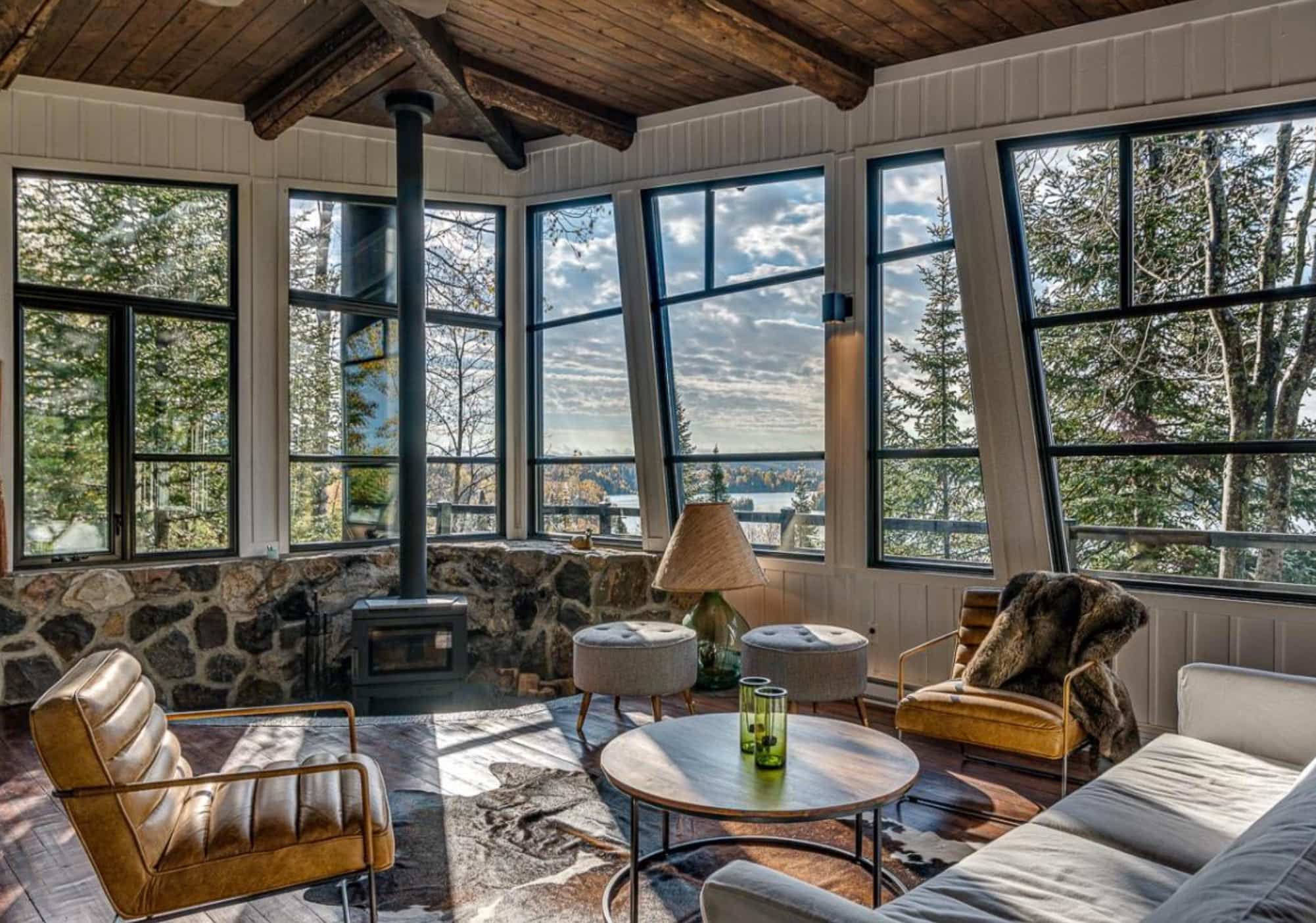 Un chalet avec une vue WOW à vendre pour 599 000$