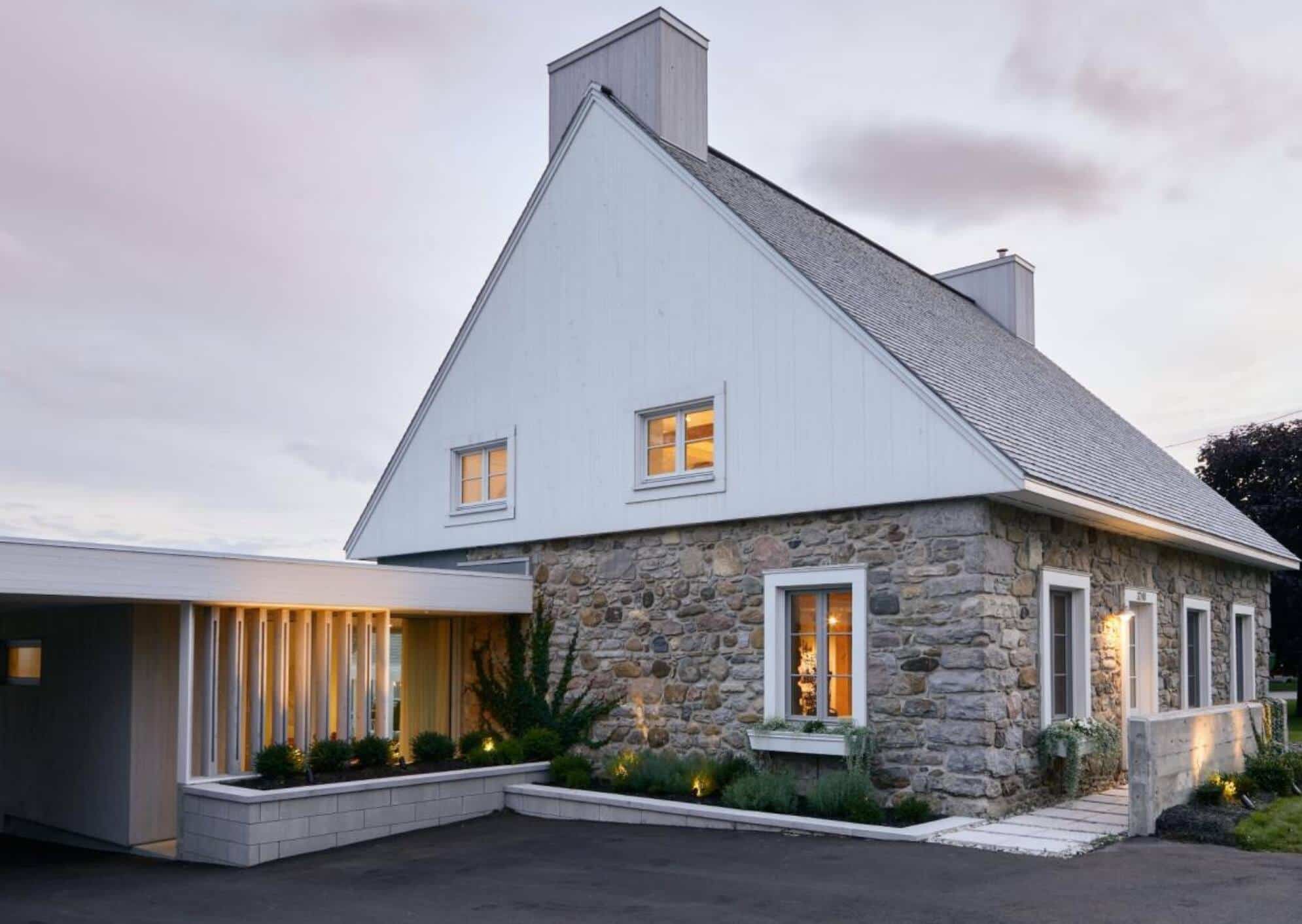 Une maison ancestrale rénovée pour 1 090 000$ 