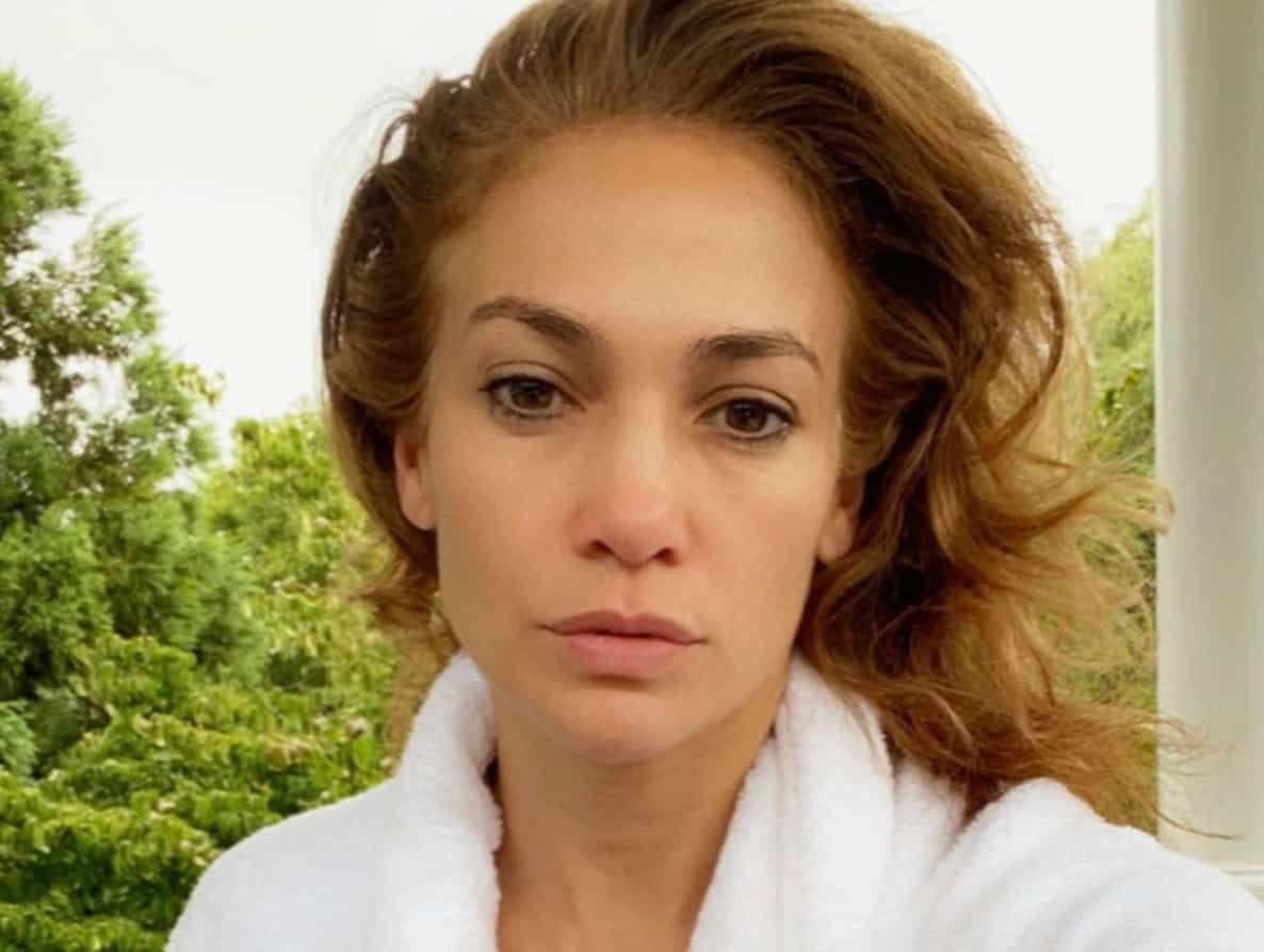 Pourquoi il faut se laver le visage deux fois