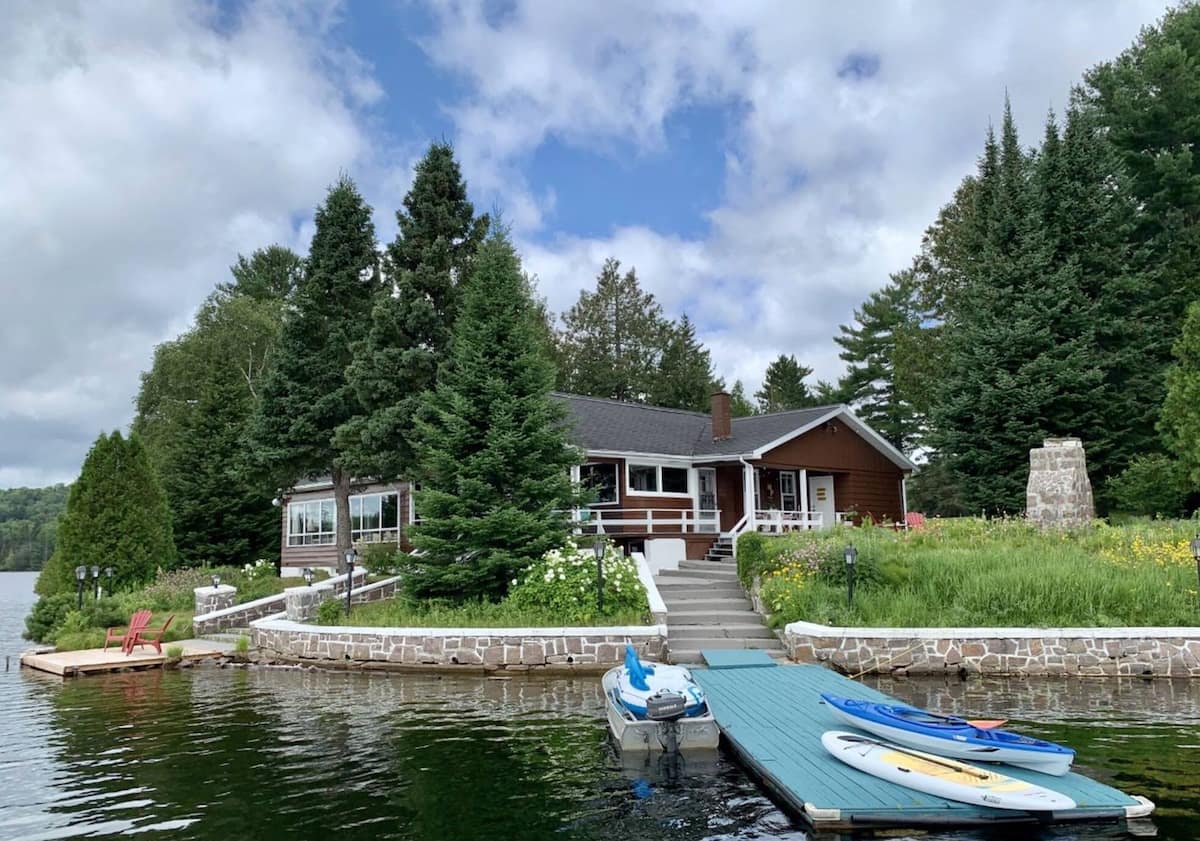 Les Laurentides une île et un charmant chalet à Nominingue à vendre pour 349 999 JDQ Les Laurentides une île et un charmant chalet à Nominingue à vendre pour 349 999 JDQ