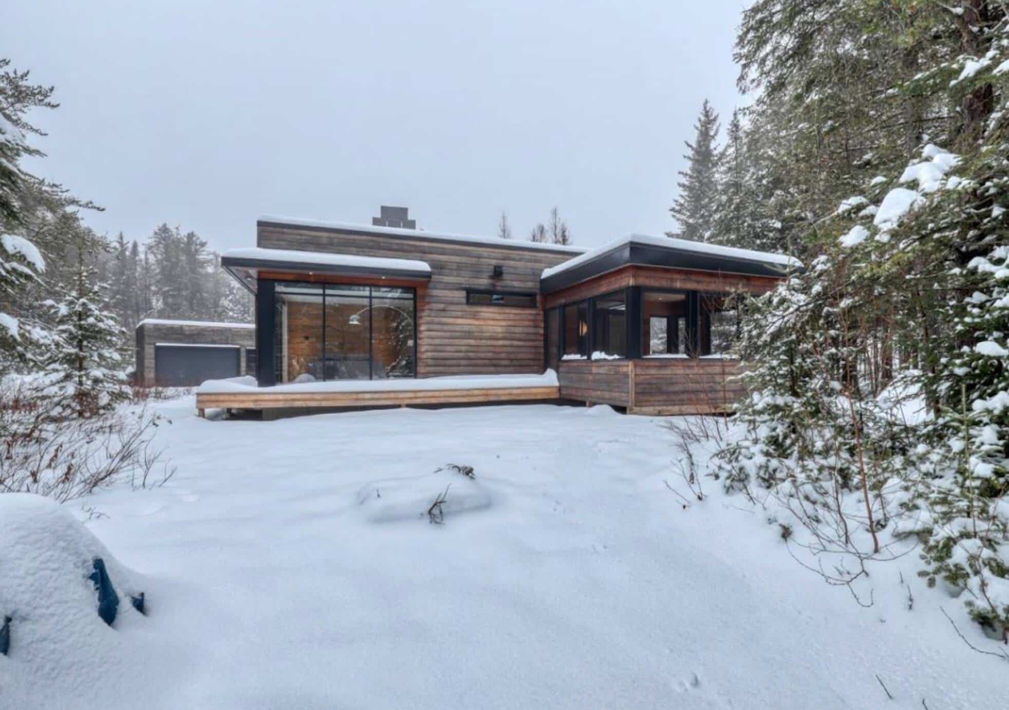 Un chalet à vendre dans les bois de Saint-Côme