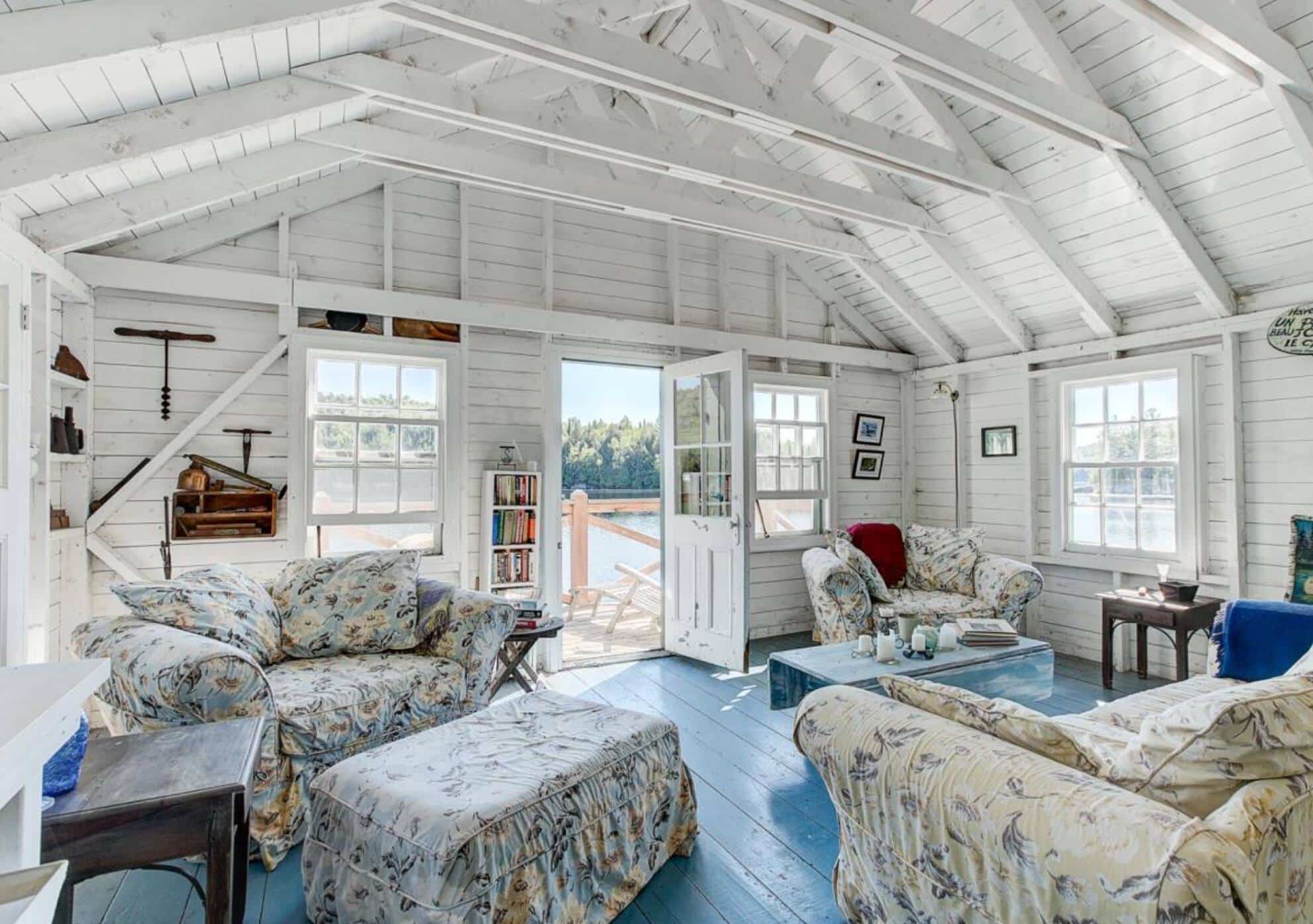 Un chalet avec hangar à bateau et loft champêtre à vendre pour 825 000 à Barkmere 24 heures