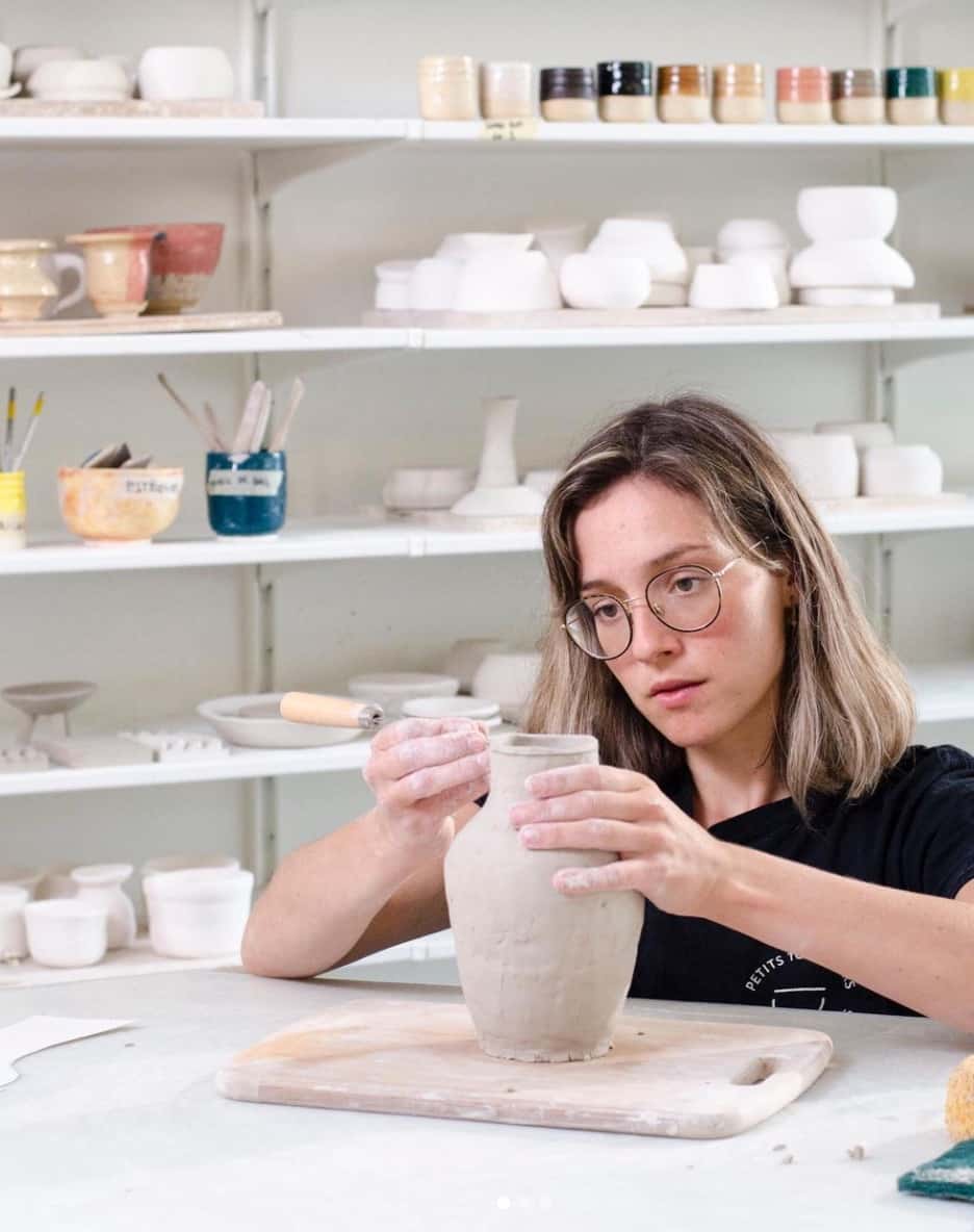 Des cours de poterie virtuels à faire à la maison