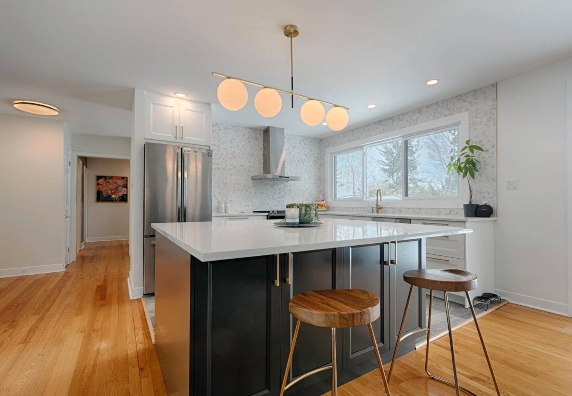 Une maison rénovée et lumineuse pour 699 000$