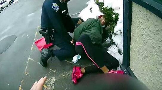 USA: Rochester police question again after arresting a black woman