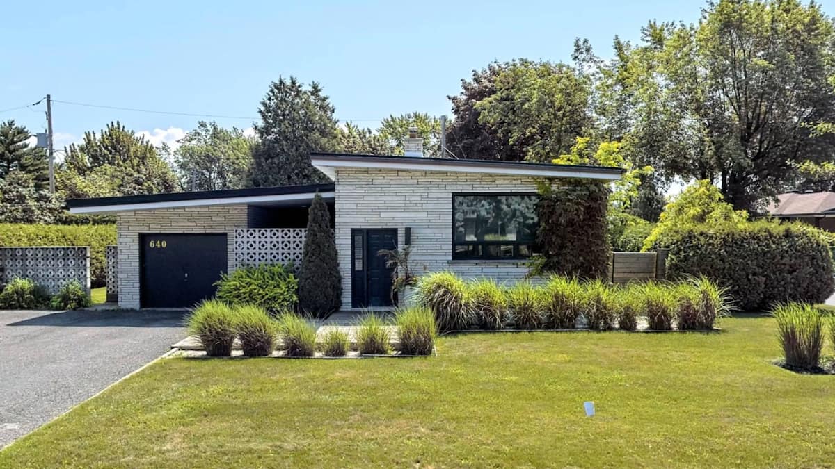 Une maison midcentury digne de Palm Springs à vendre pour 489 000 à Repentigny Silo 57 Une maison midcentury digne de Palm Springs à vendre pour 489 000 à Repentigny Silo 57