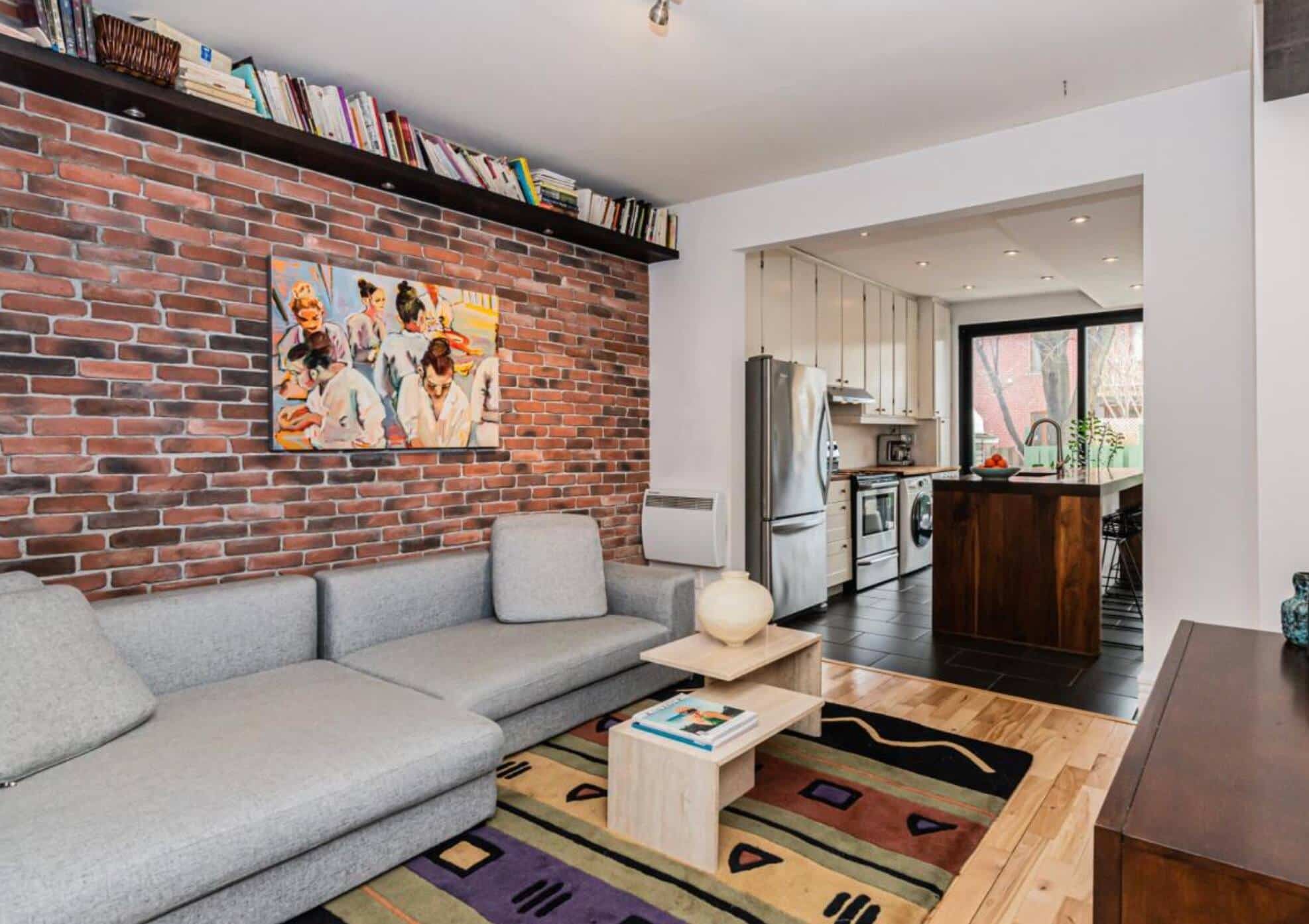 Un mini condo avec îlot à vendre pour 319 000$