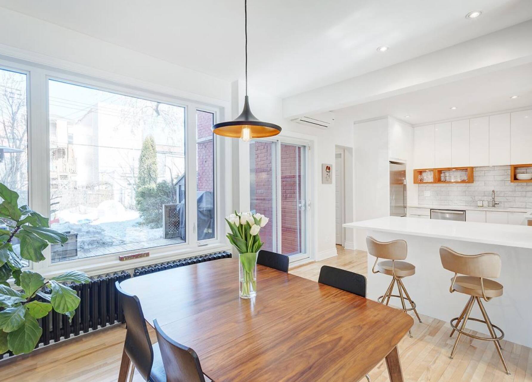 Une maison lumineuse à vendre pour 949 000$