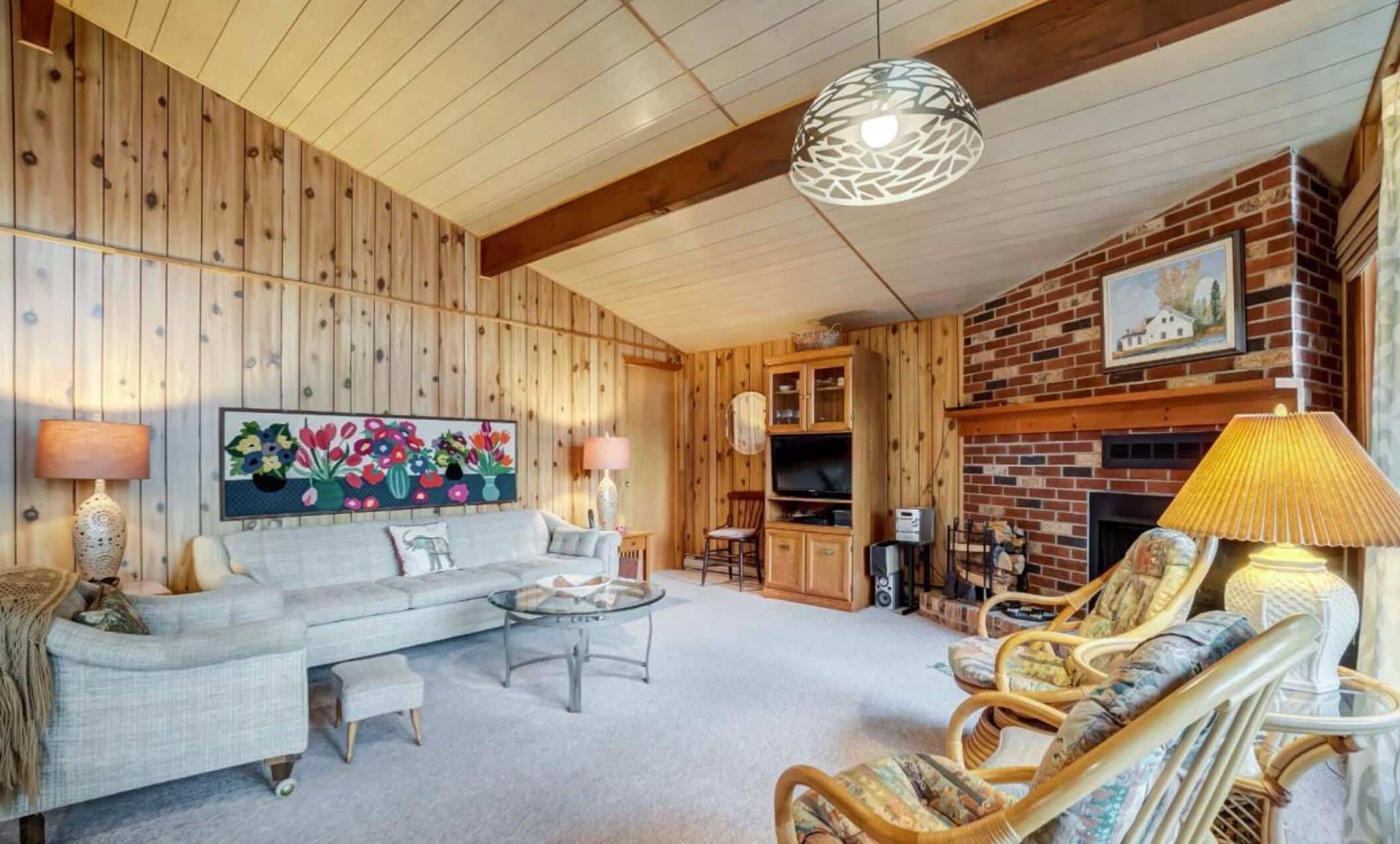 Un joli chalet sur le bord de l’eau à ValdesMonts à vendre pour 360