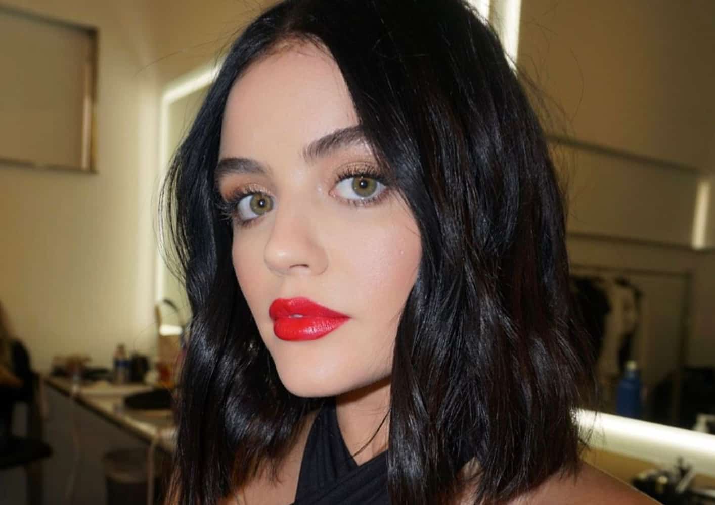 Lucy Hale se teint les cheveux blond «citron-miel»