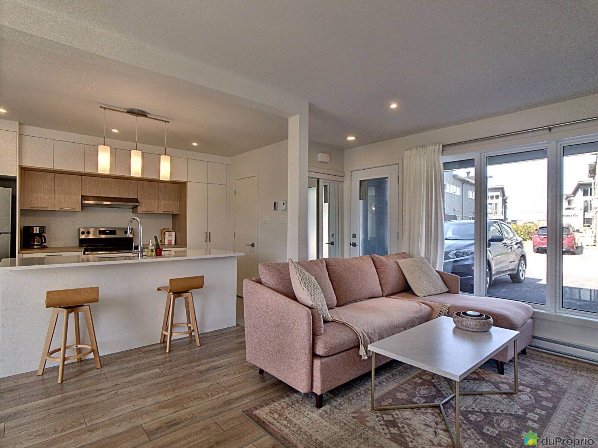 Une jolie maison de ville à vendre pour 347 500$