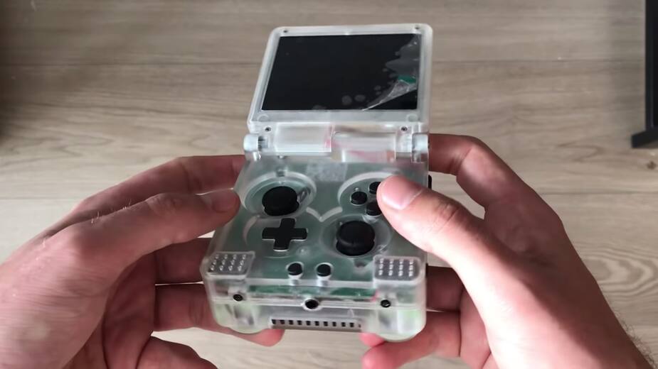Image principale de l'article Une Wii portable de la taille d’un Game Boy