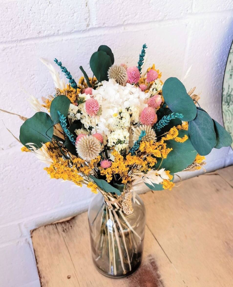 Des bouquets de fleurs séchées et écolos