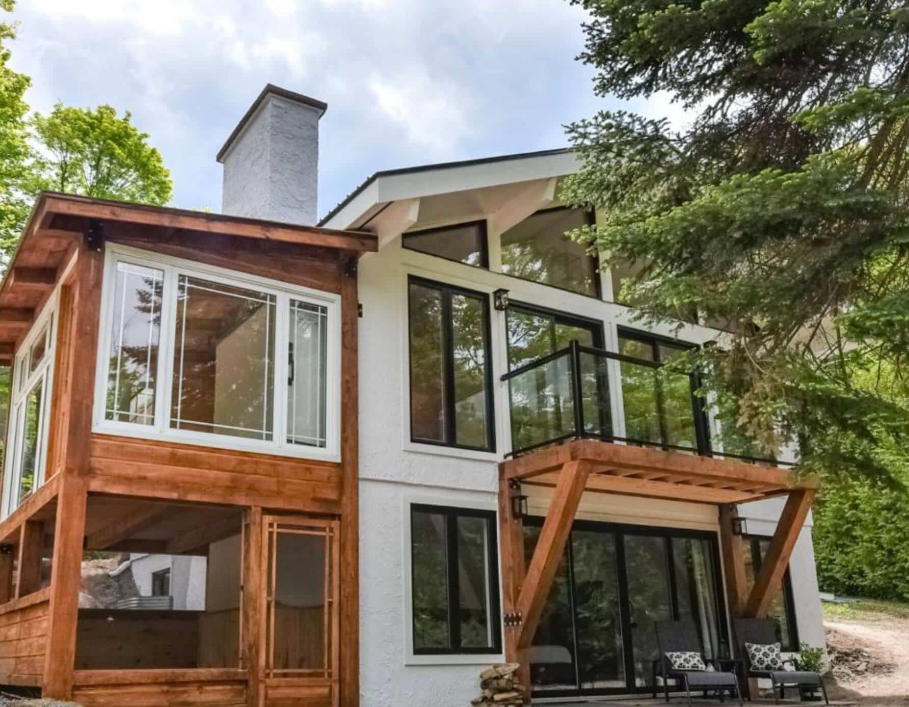 Un chalet «farmhouse» à vendre pour 579 000$