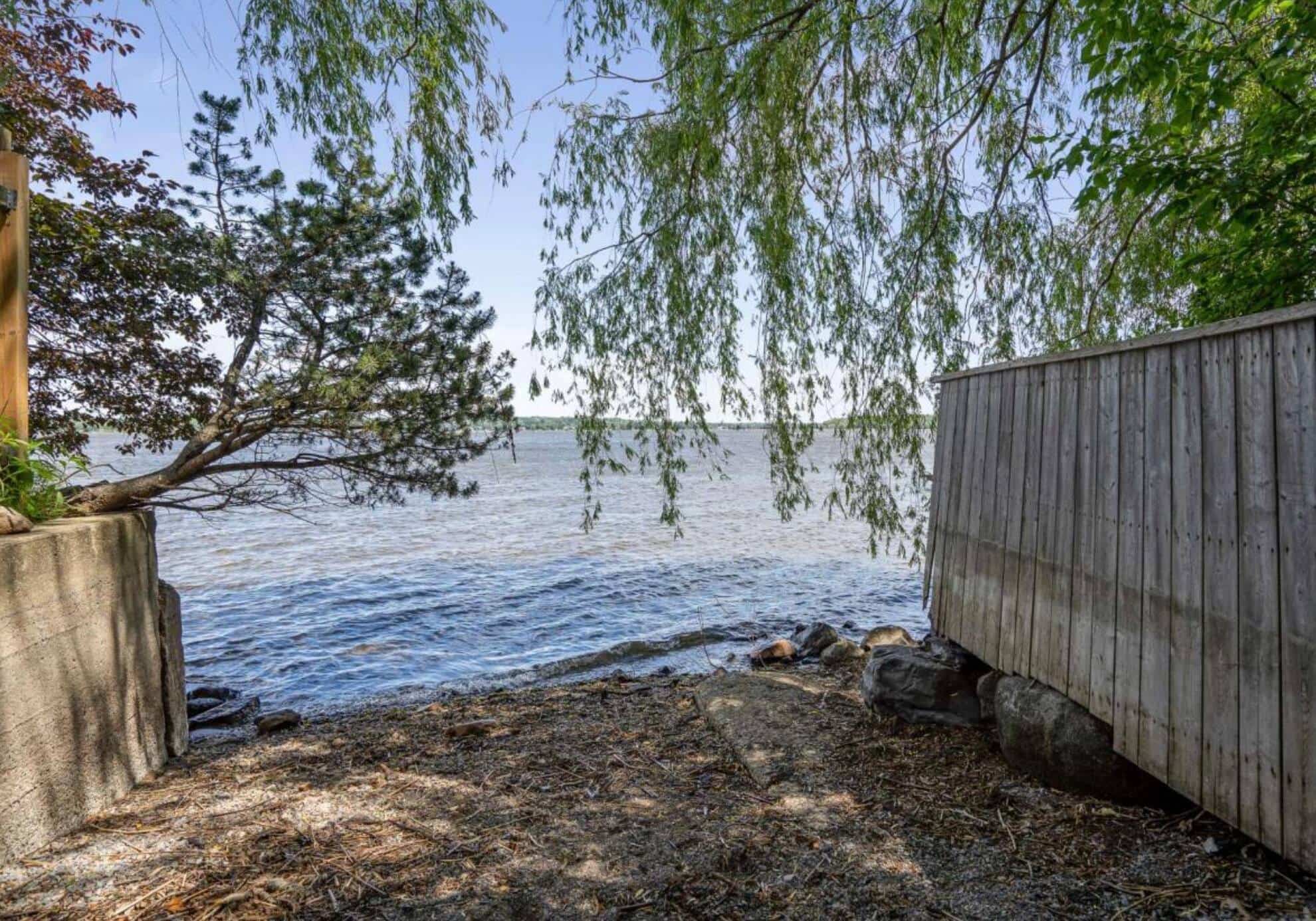NotreDamedel’ÎlePerrot bungalow rénovée avec accès à l’eau JDQ