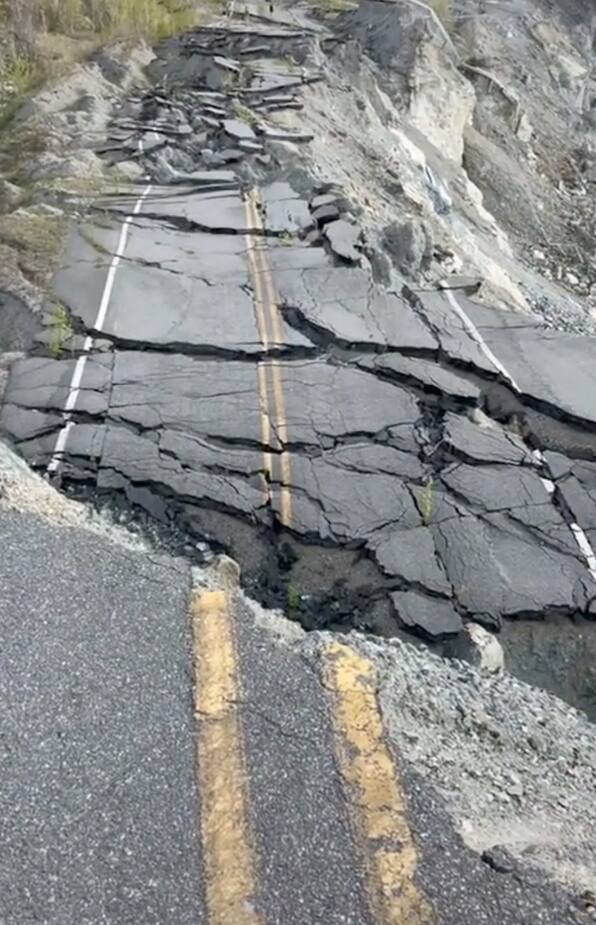 Une partie de la route 112 près de la mine Lac d'amiante, à Thetford Mines.