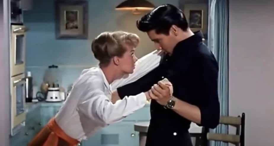 Image principale de l'article On peut voir l’érection d'Elvis dans un film