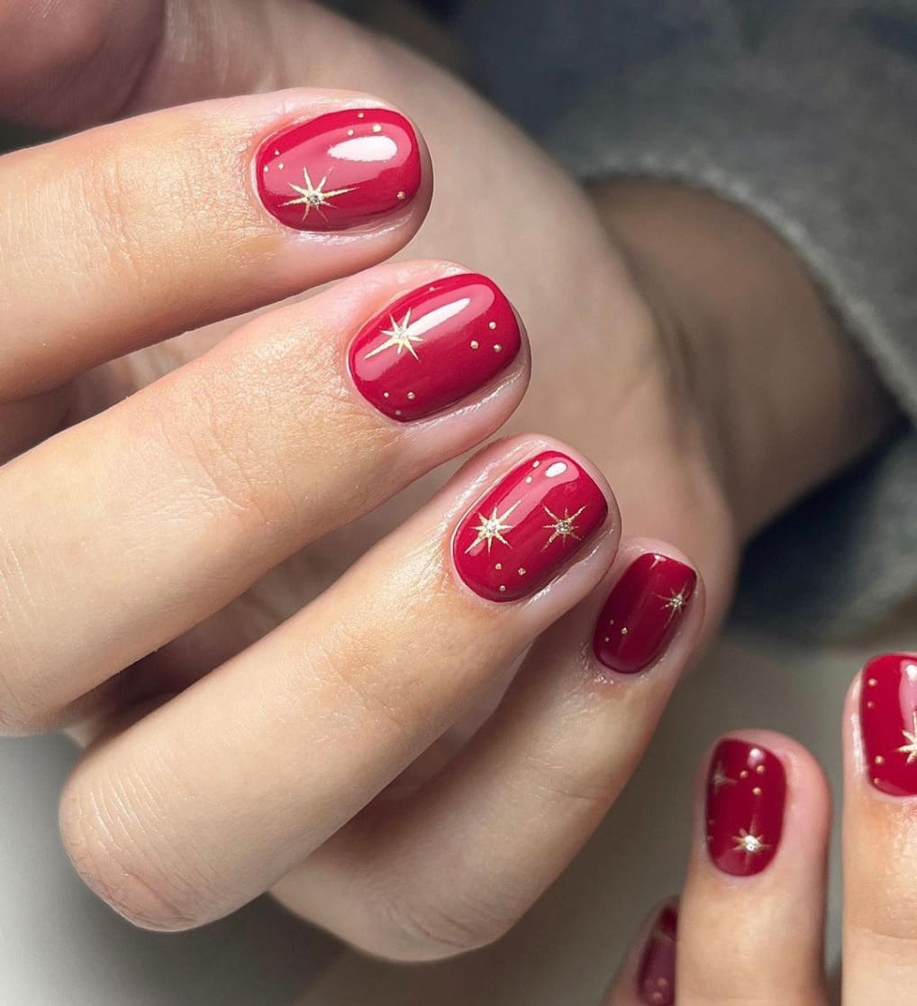 Les inspirations manucures pour briller à Noël