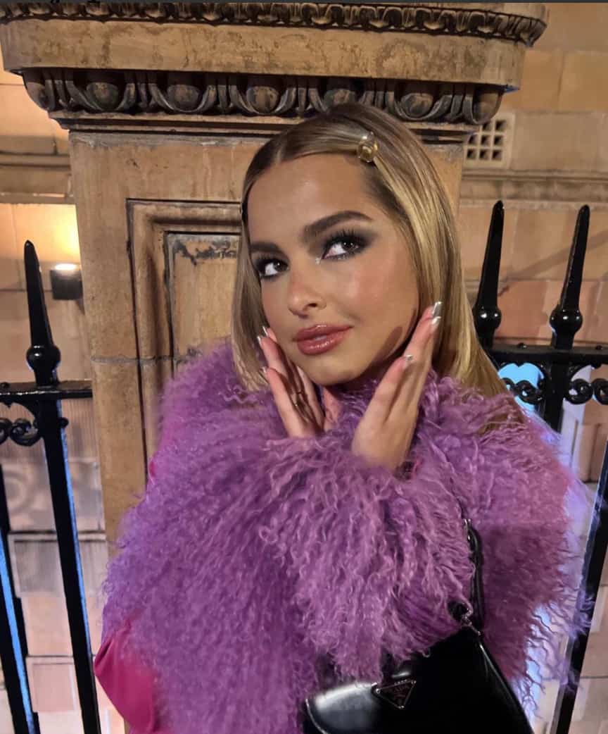 Addison Rae surprend en se teignant les cheveux