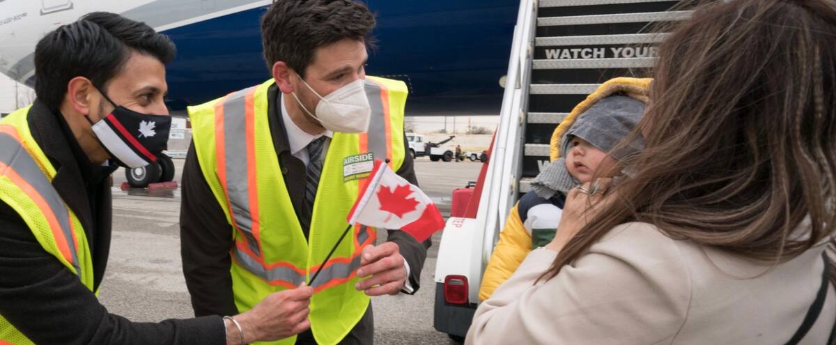 Plus de 10 000 réfugiés afghans accueillis au Canada