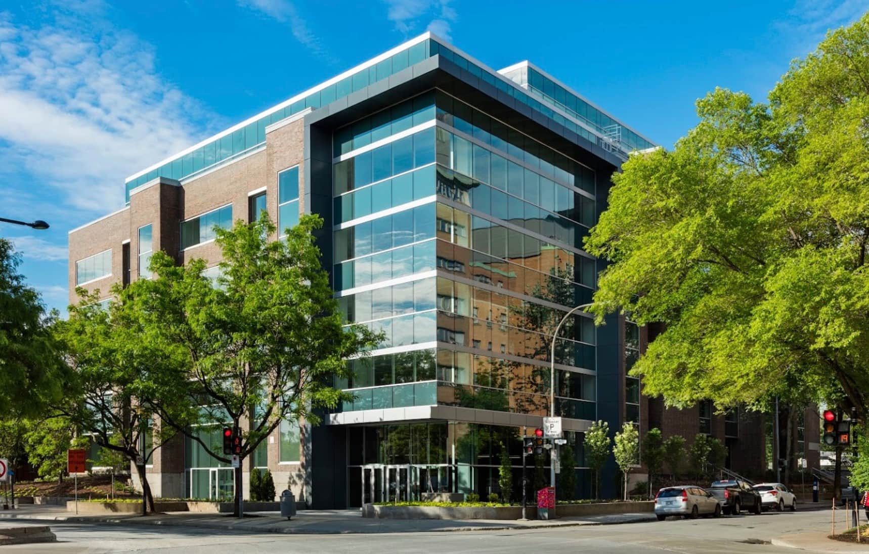 Blackstone fait l&rsquo;acquisition de deux propri&eacute;t&eacute;s &agrave; Montr&eacute;al