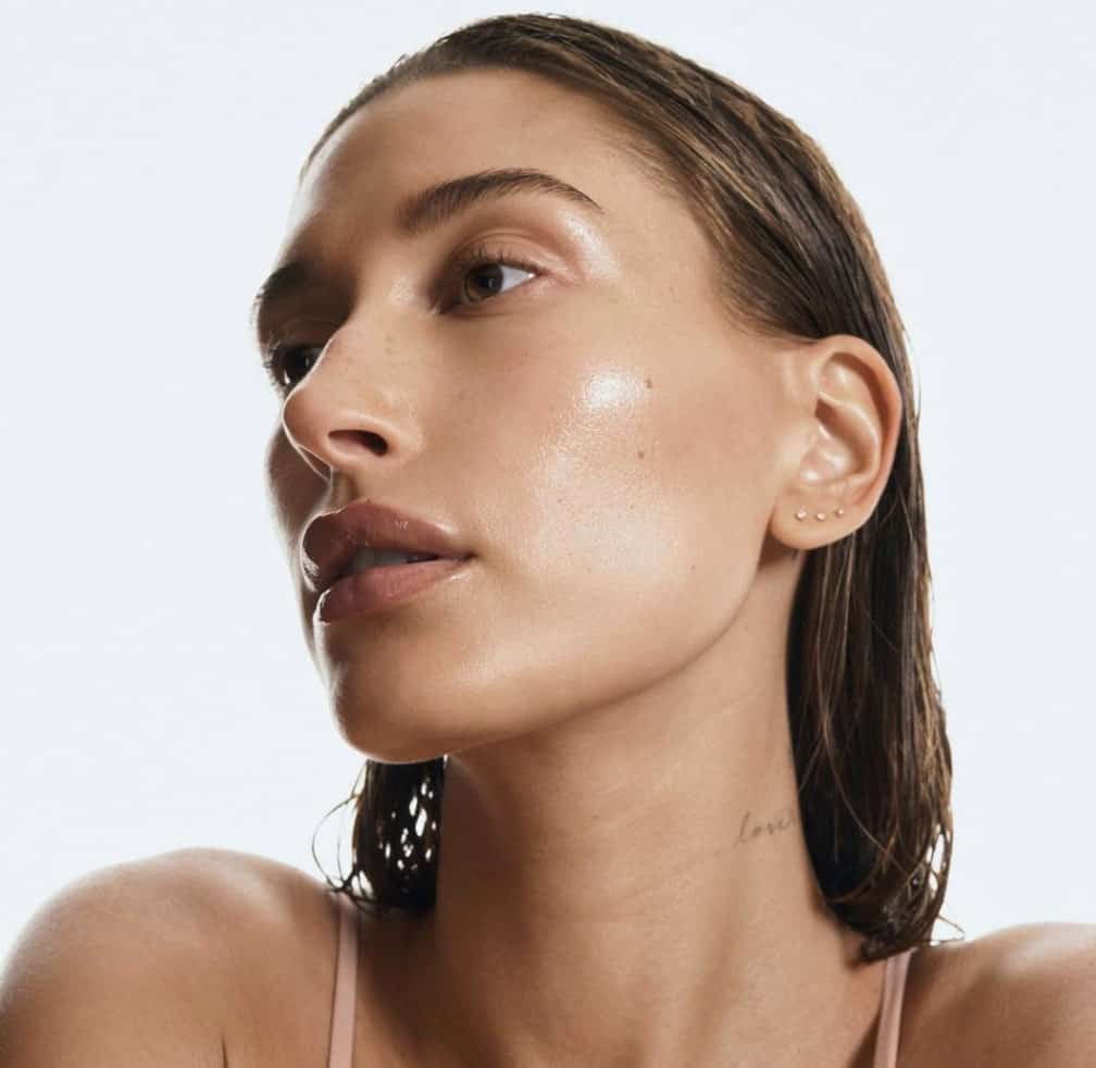 Hailey Bieber lance aujourd'hui Rhode