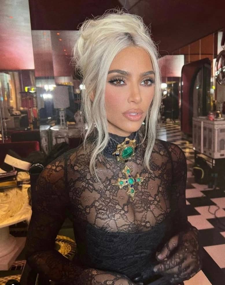 Accusée d'avoir ruiné la robe de Marilyn Monroe