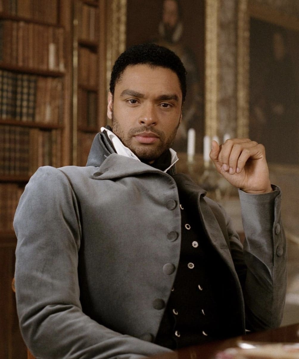 Regé-Jean Page répond aux rumeurs