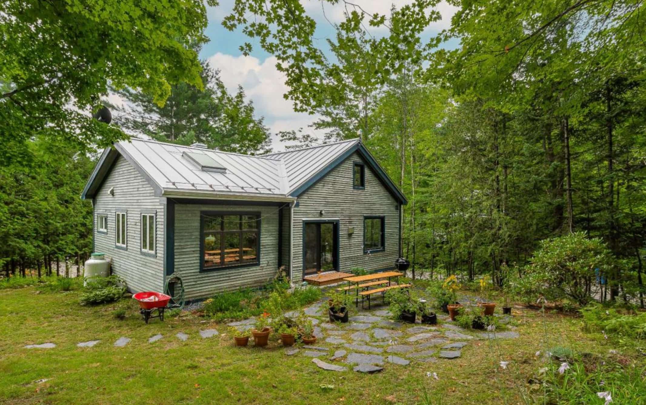 Une ancienne école de Bolton-Est à vendre