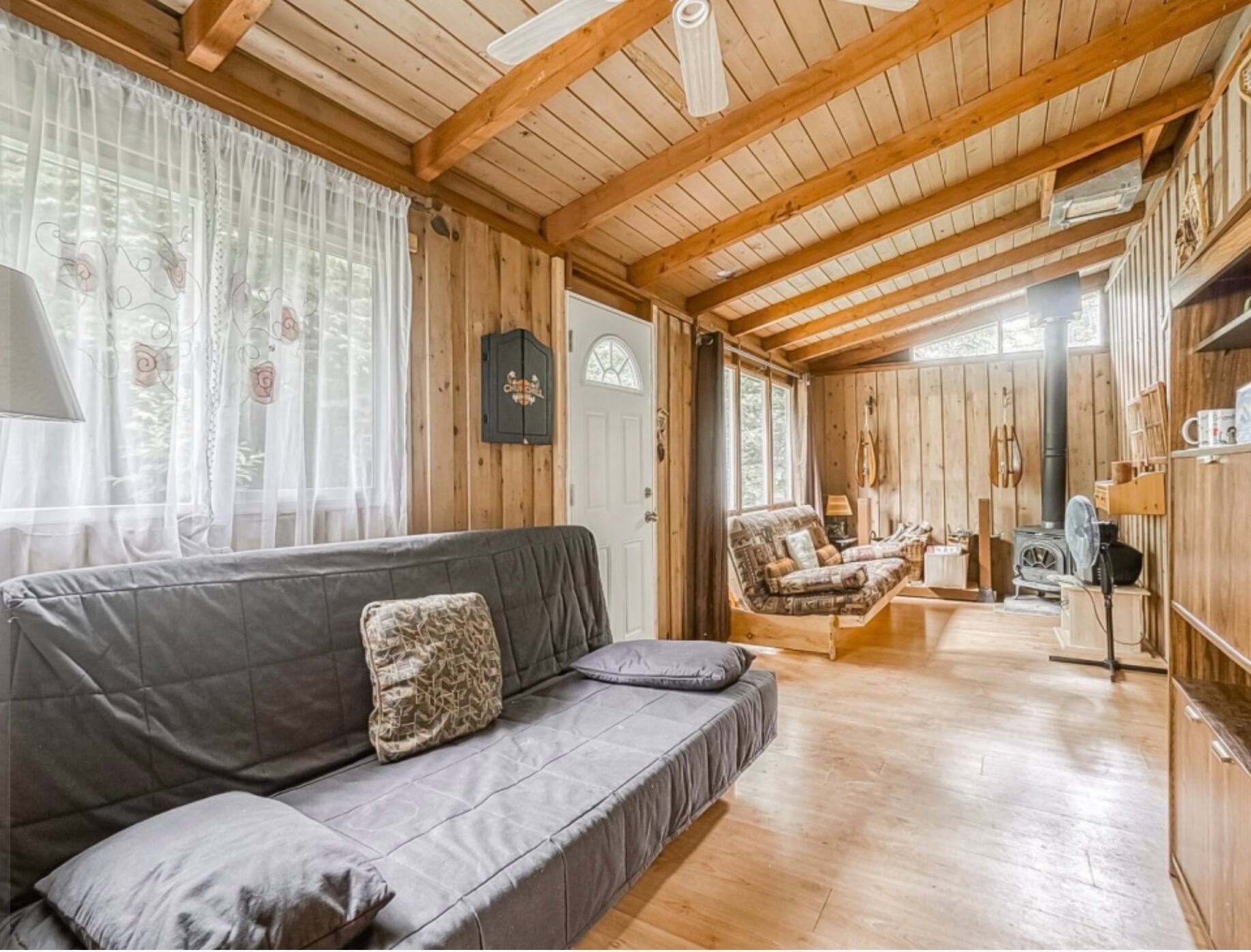 La Pêche petit chalet avec accès au Lac Bernard JDQ