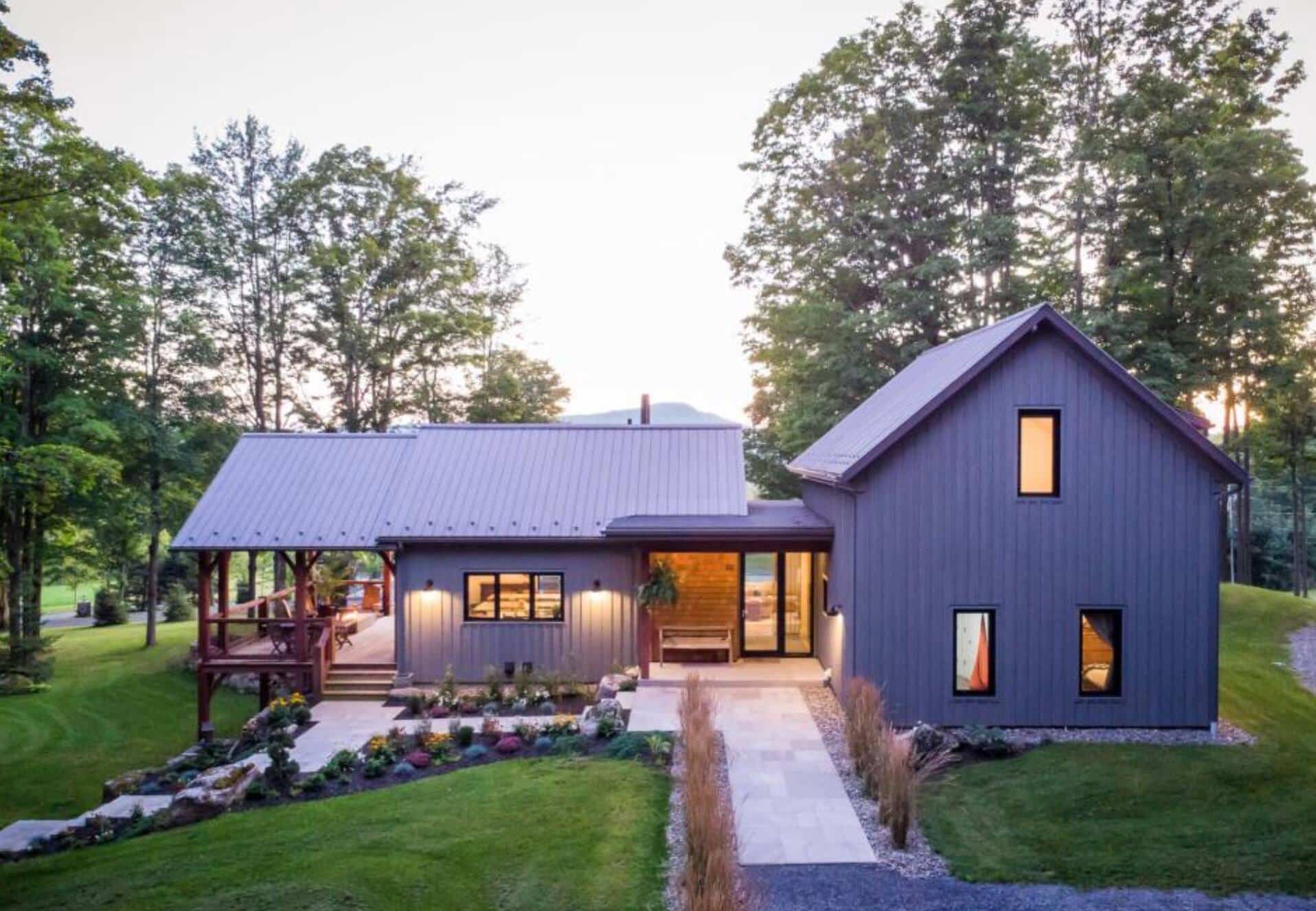 Une maison de rêve à vendre à LacBrome pour 2 375 000 Silo 57