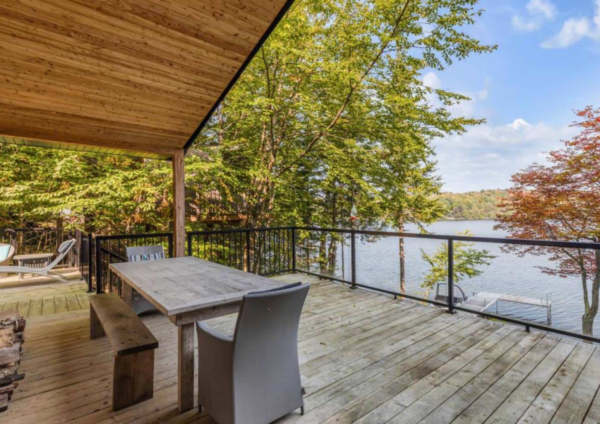 SaintUbalde chalet au bord du lac Émeraude JDQ