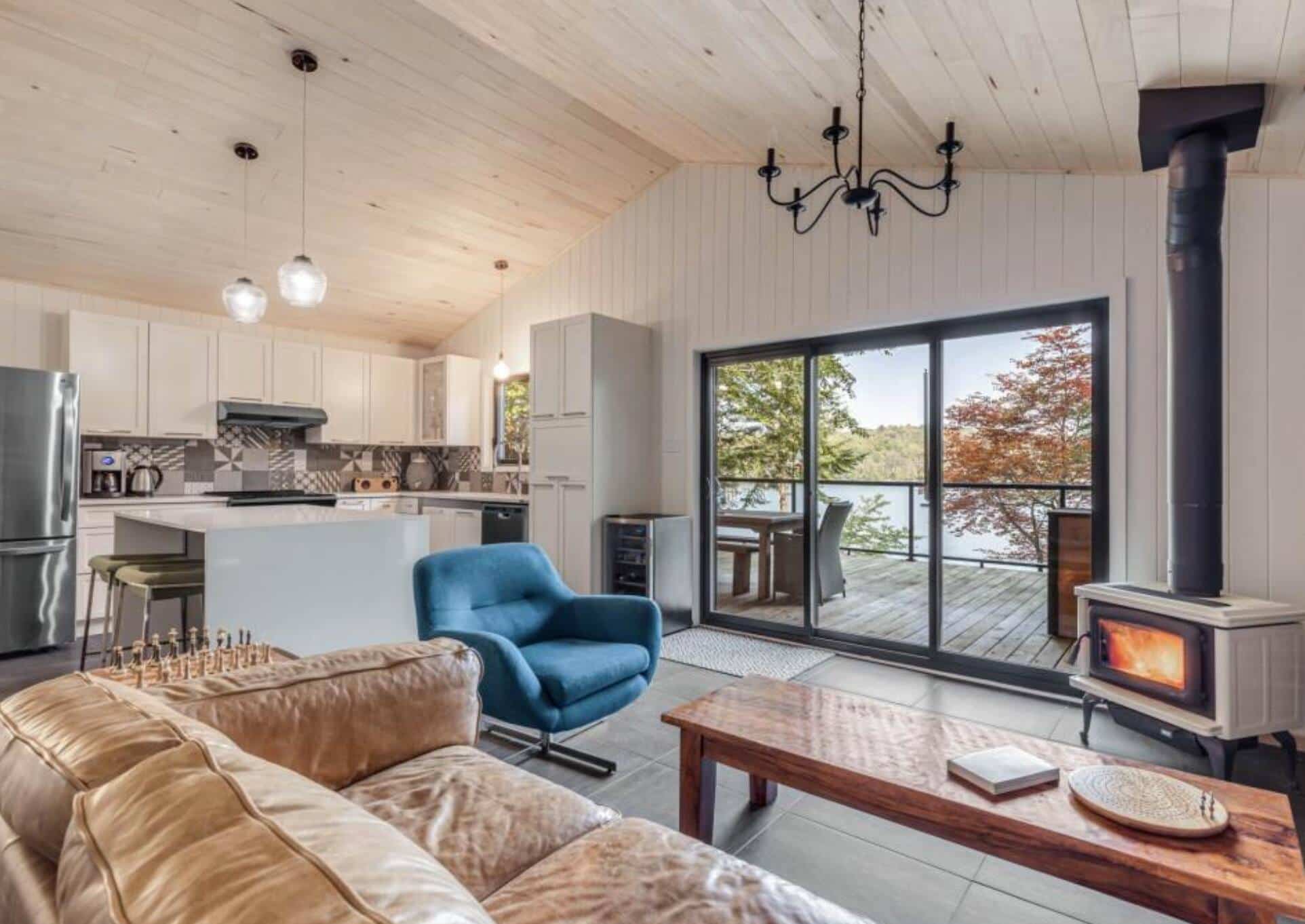 SaintUbalde chalet au bord du lac Émeraude JDM