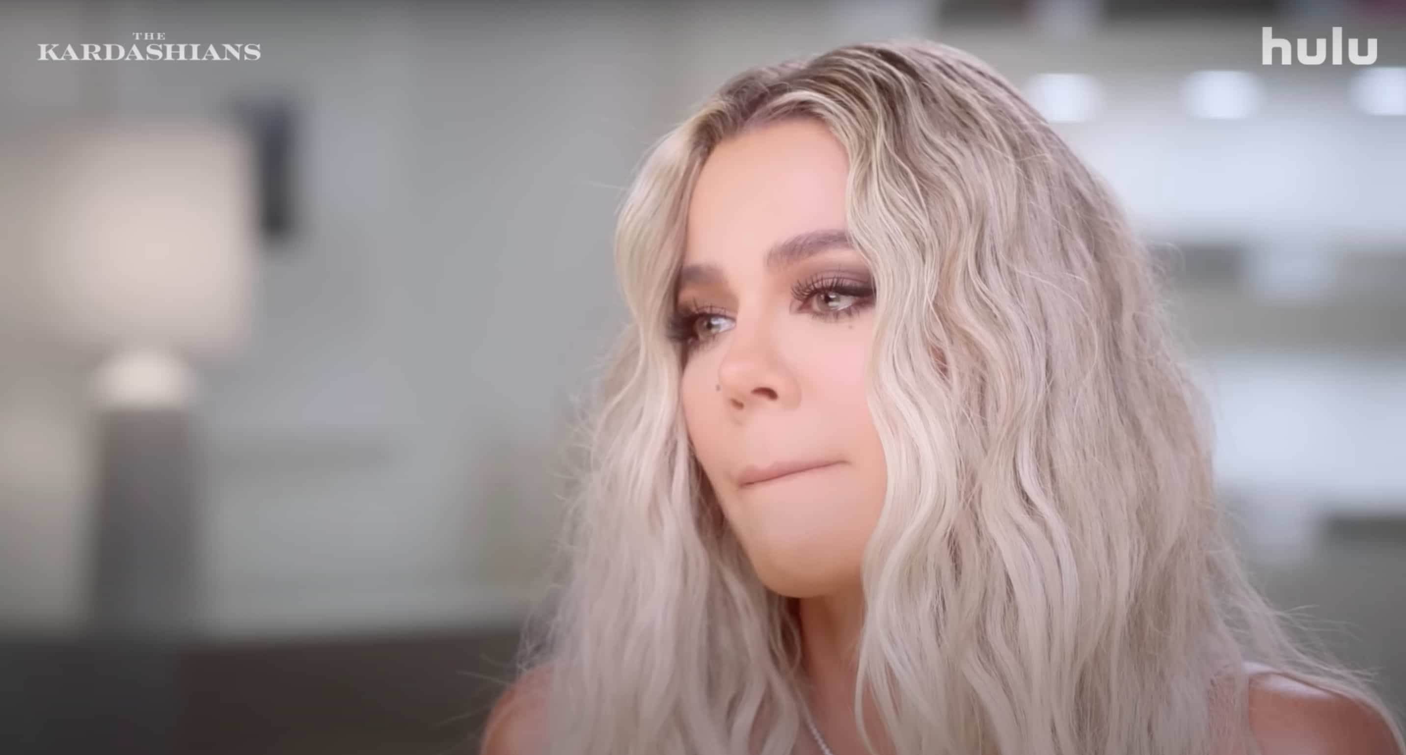 En pleurs, elle aborde le scandale d’infidélité 