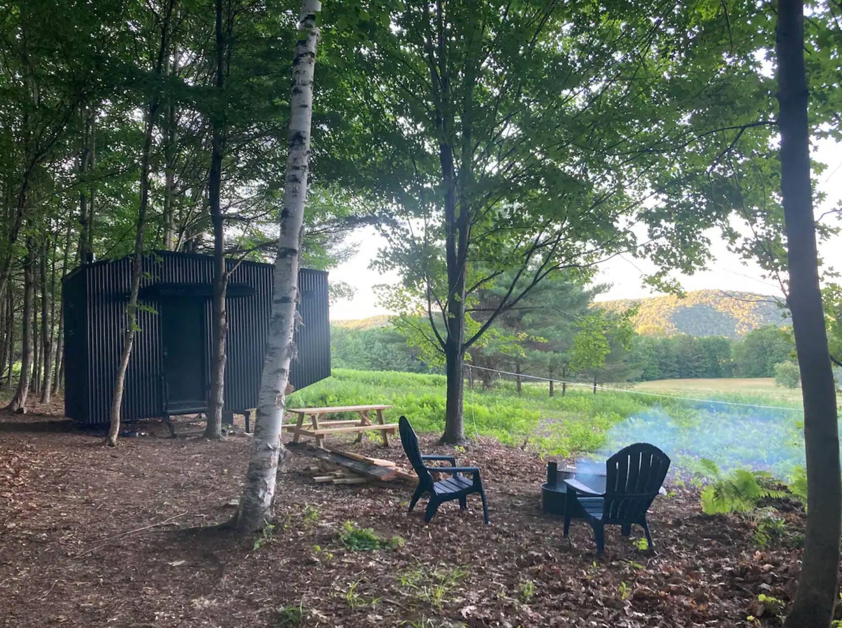 4 jolies cabanes «dogfriendly» à louer au Vermont pour un weekend d’amour et d’eau fraîche